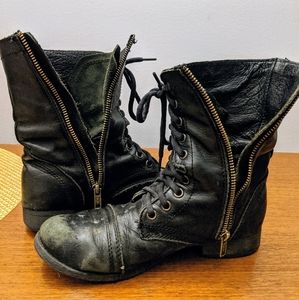 Steve Madden Troopa Distressed